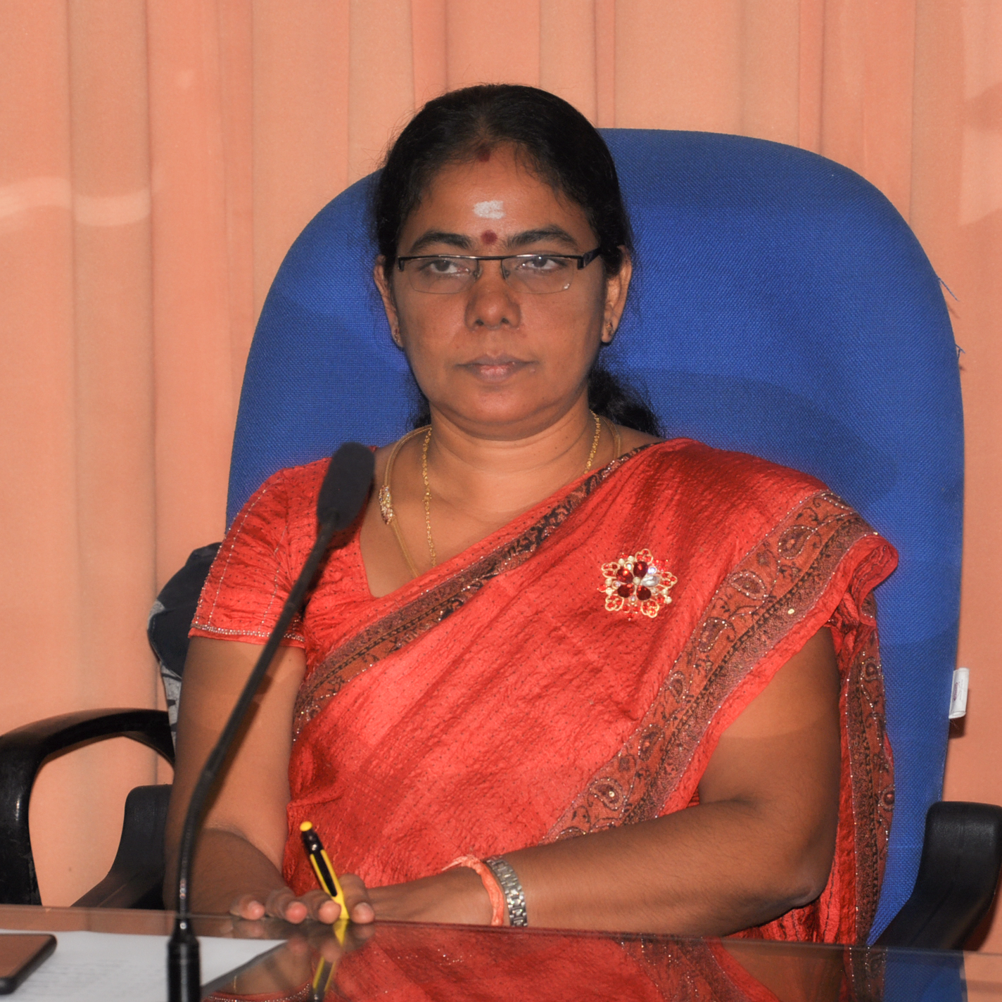 AGA madam Land cropped